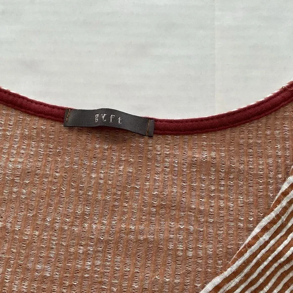 Gyft Striped‎ V-Neck Tie-Front Top - Picture 6 of 8